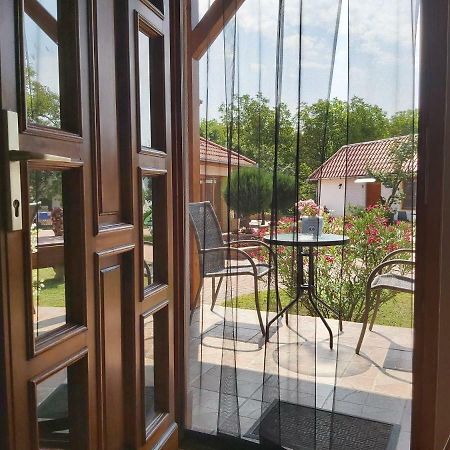 Ferienwohnung Bornemisza Kuria Tiszabecs Exterior foto