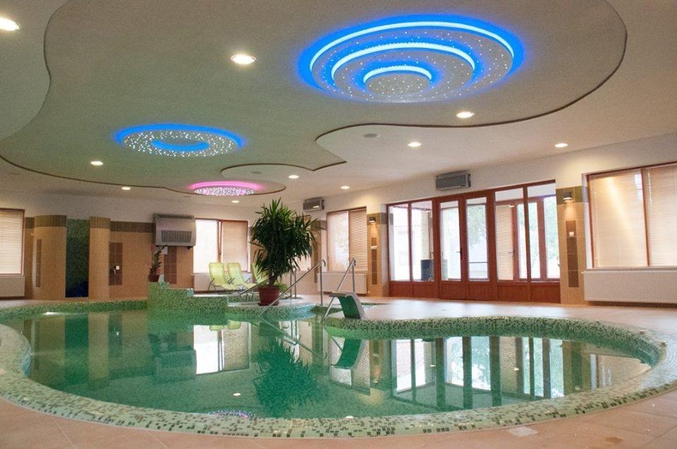 Ferienwohnung Bornemisza Kuria Tiszabecs Exterior foto