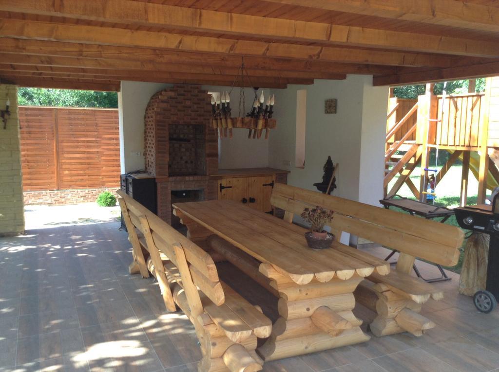 Ferienwohnung Bornemisza Kuria Tiszabecs Exterior foto