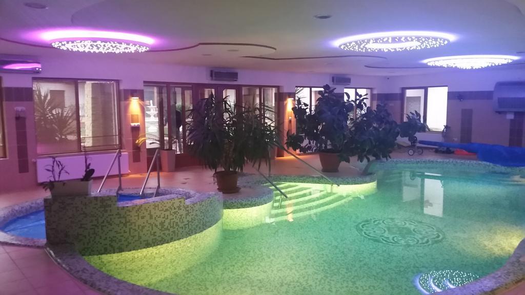 Ferienwohnung Bornemisza Kuria Tiszabecs Exterior foto