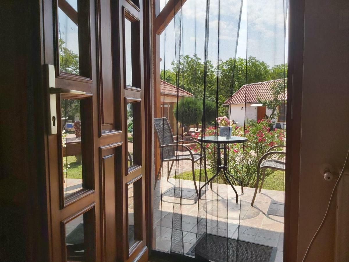 Ferienwohnung Bornemisza Kuria Tiszabecs Exterior foto